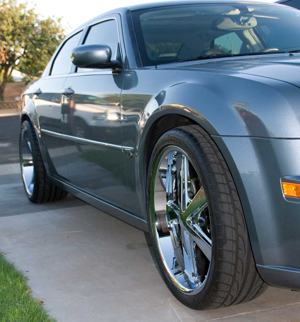 Chrysler 300 SRT-8 Staggered wheel and Tire Packages KMC Wheels