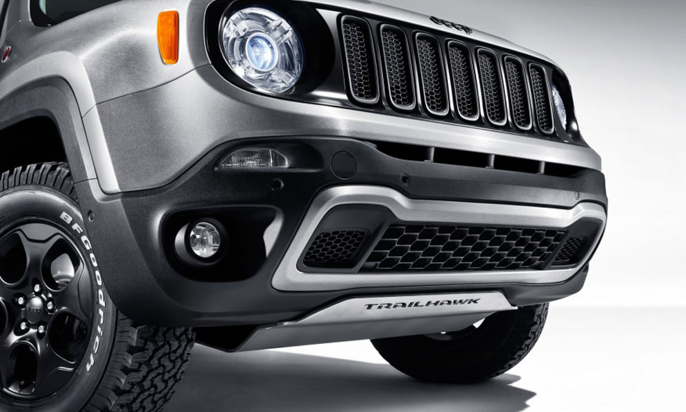 The Jeep Renegade Hard Steel Concept has Black Rims and Entertainment