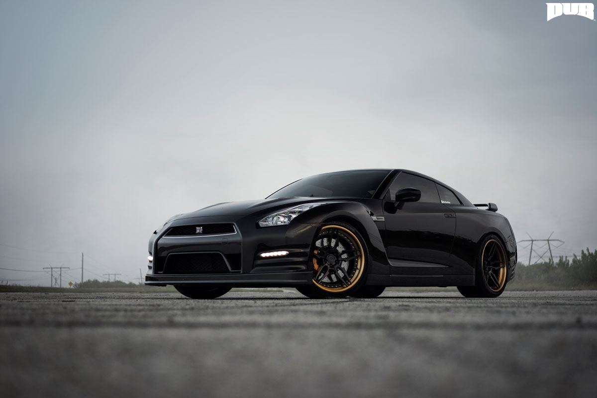 Nissan GT-R DUB Attack 5 Wheels