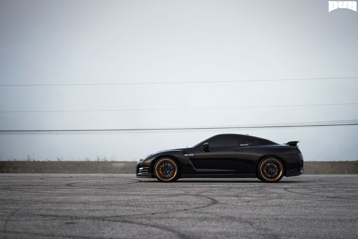 Nissan GT-R DUB Attack 5 Wheels