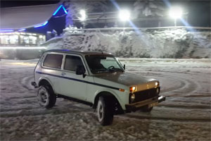 Lada Niva Chrome Wheels Snow Donuts