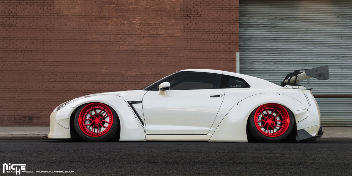 Nissan GT-R Niche Nero Wheels