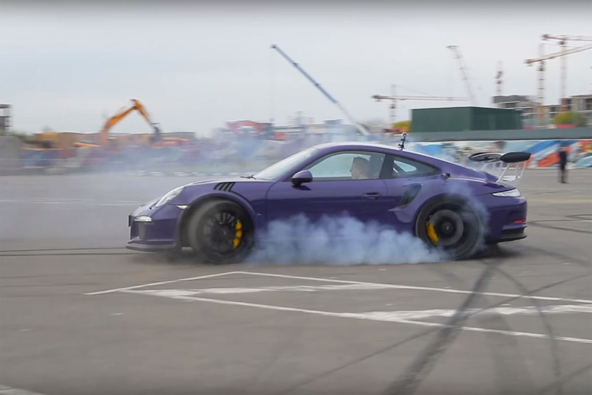 Porsche 911 Gt3 Rs Smokes Its Rims And Tires On Video Porsche 911 Gt3 Rs Burnout