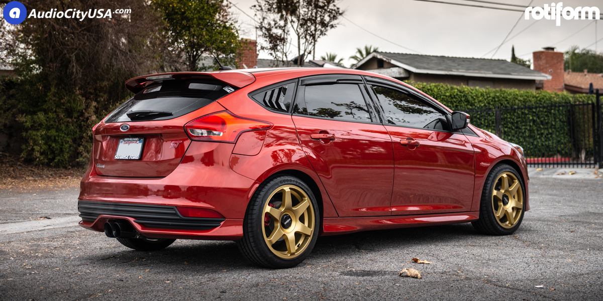 Ford Focus ST Rotiform SIX Wheels