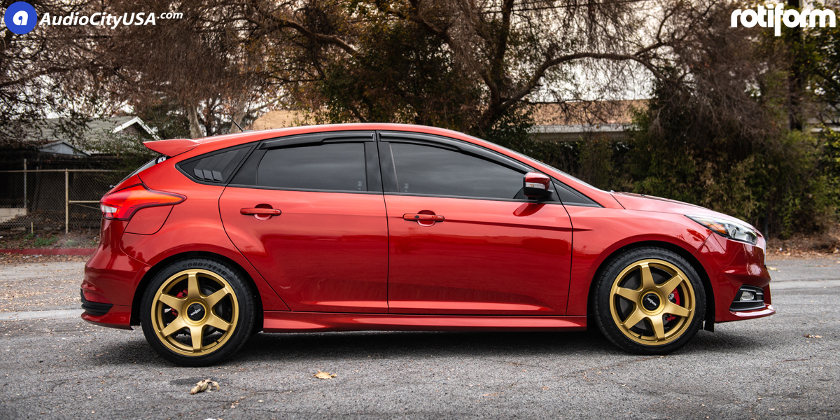 Ford Focus ST Rotiform SIX Wheels