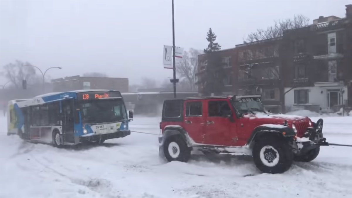 Montreal Bus Pull