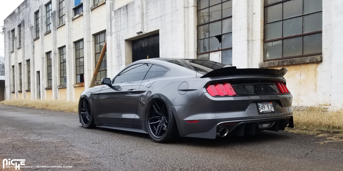 Ford Mustang GT Niche Methos - M194 Wheels