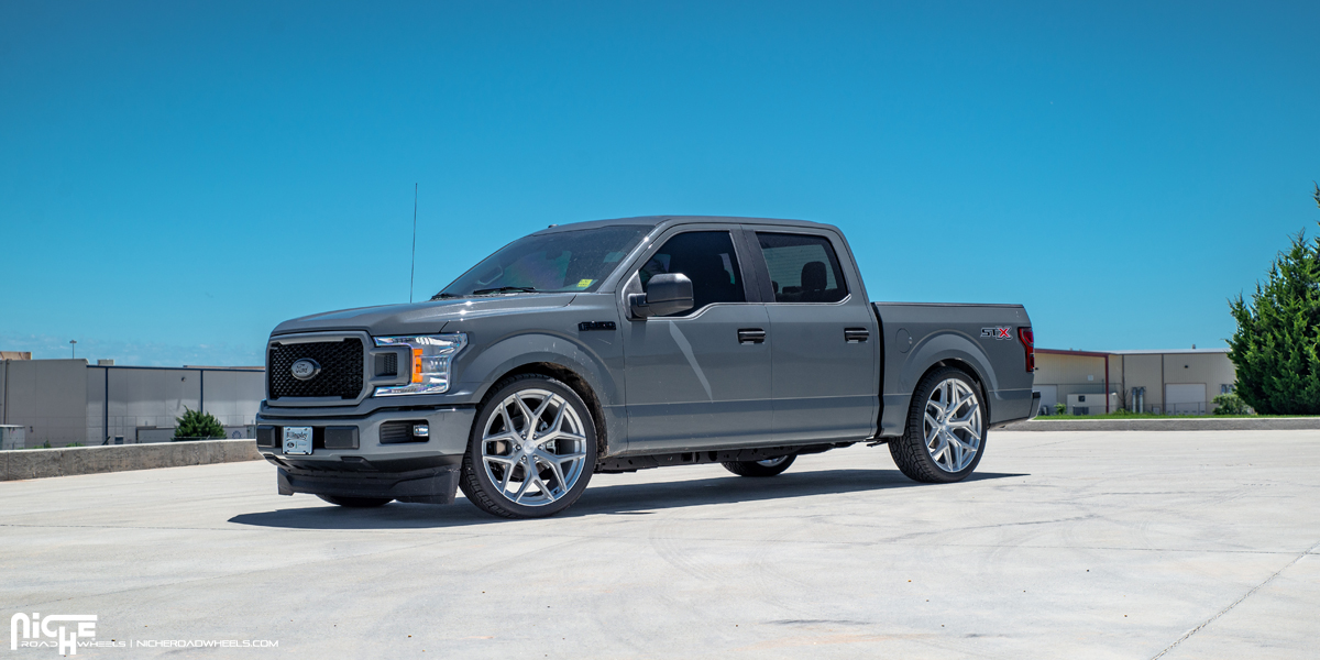 Ford F-150 with Niche Vice - M233 SUV Wheels