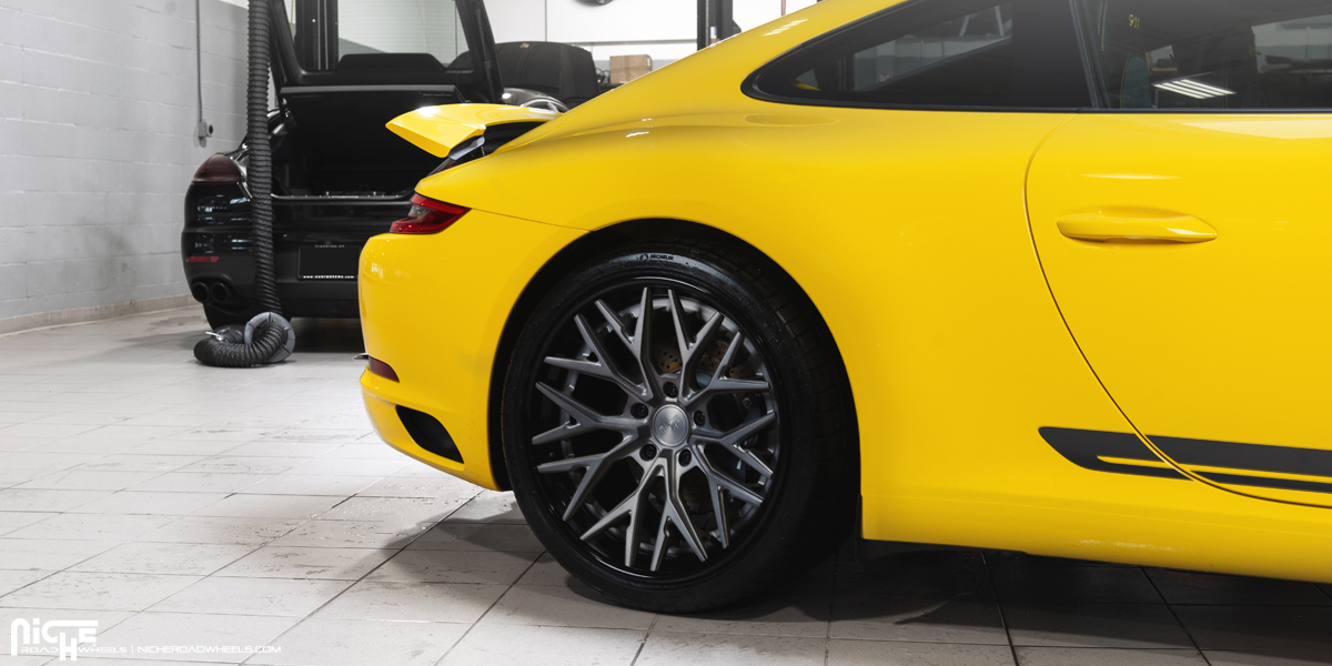 Porsche 911 Carrera T Niche Verux Wheels