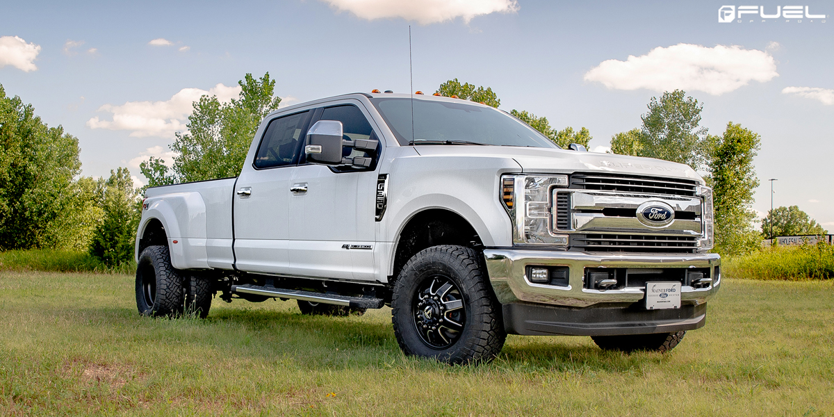 Ford F-350 Super Duty with Fuel Maverick Dually – D538 Wheels