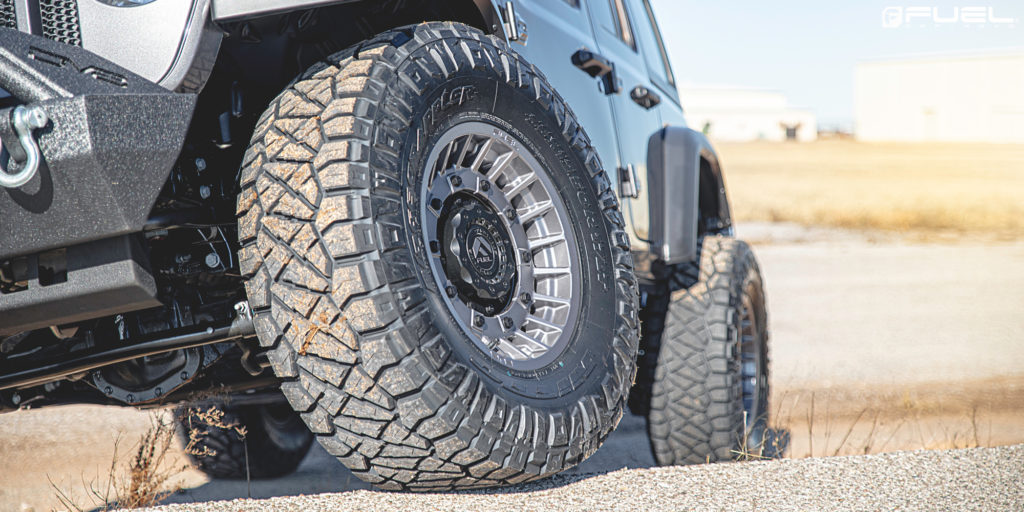 Jeep Wrangler with Fuel Militia - D726 Rims