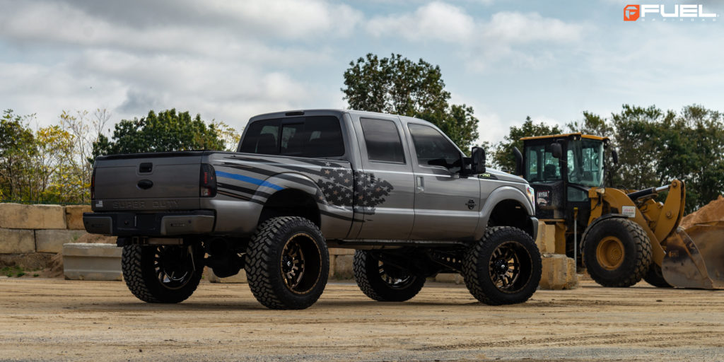 Ford F-250 Super Duty with Fuel Sledge – D631 Wheels
