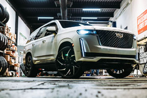 Cadillac Escalade with DUB G.O.A.T. – S259 Wheels