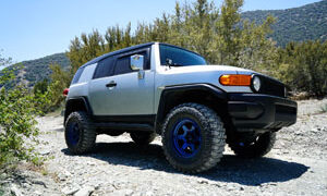 Toyota FJ Cruiser with Fuel Shok – D665 wheels