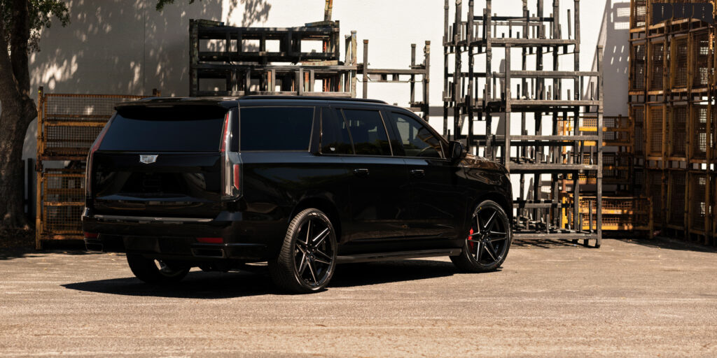 Cadillac Escalade ESV with DUB Dirty Dog – S267 Wheels and Yokohama Parada Spec-X tires