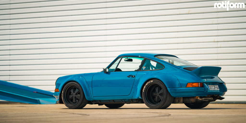 Porsche 911 with Rotiform FUC wheels